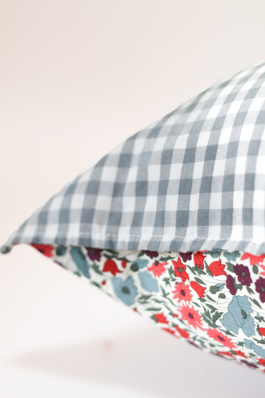 Continental scatter cushion