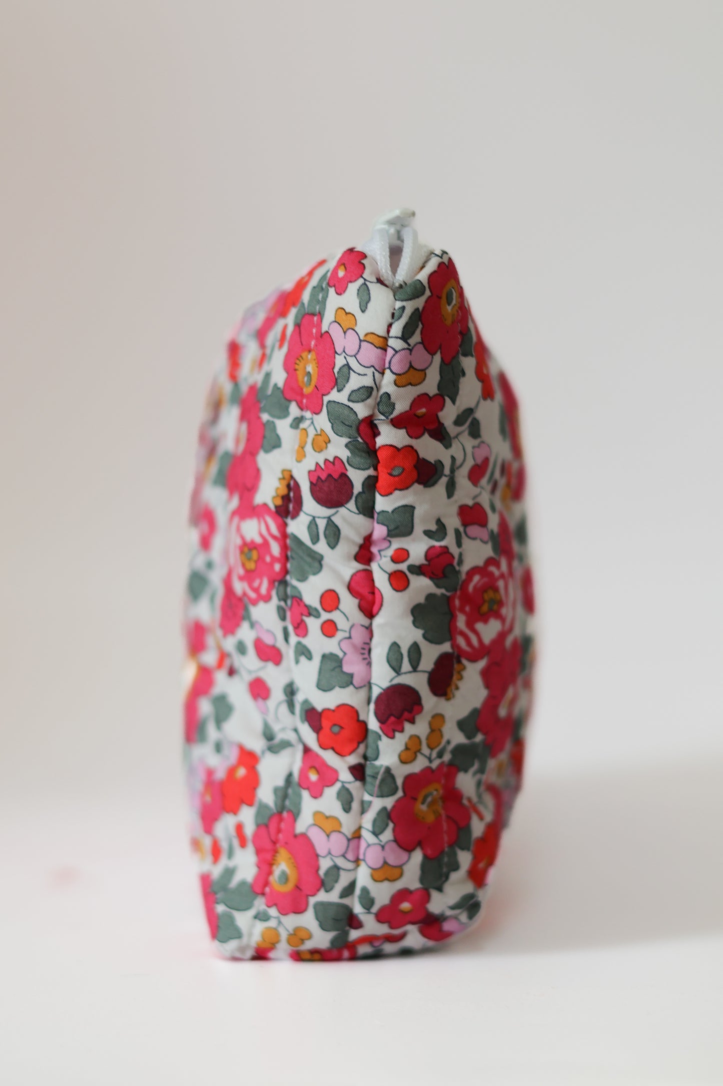 Cosmetic bag