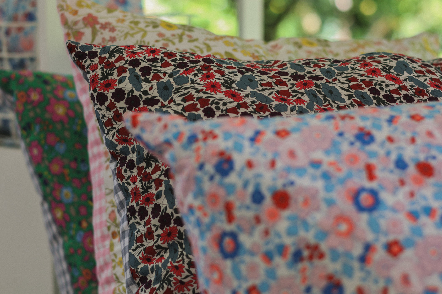 Continental scatter cushion