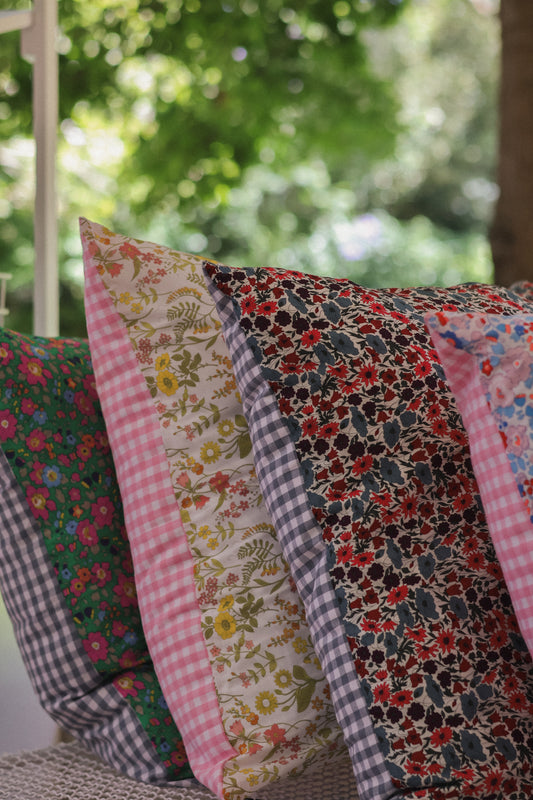 Continental scatter cushion with inner