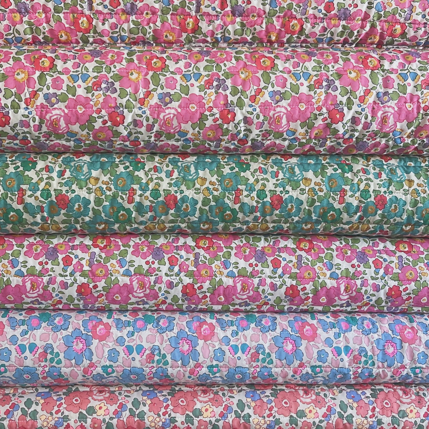 Single bed quilted throw