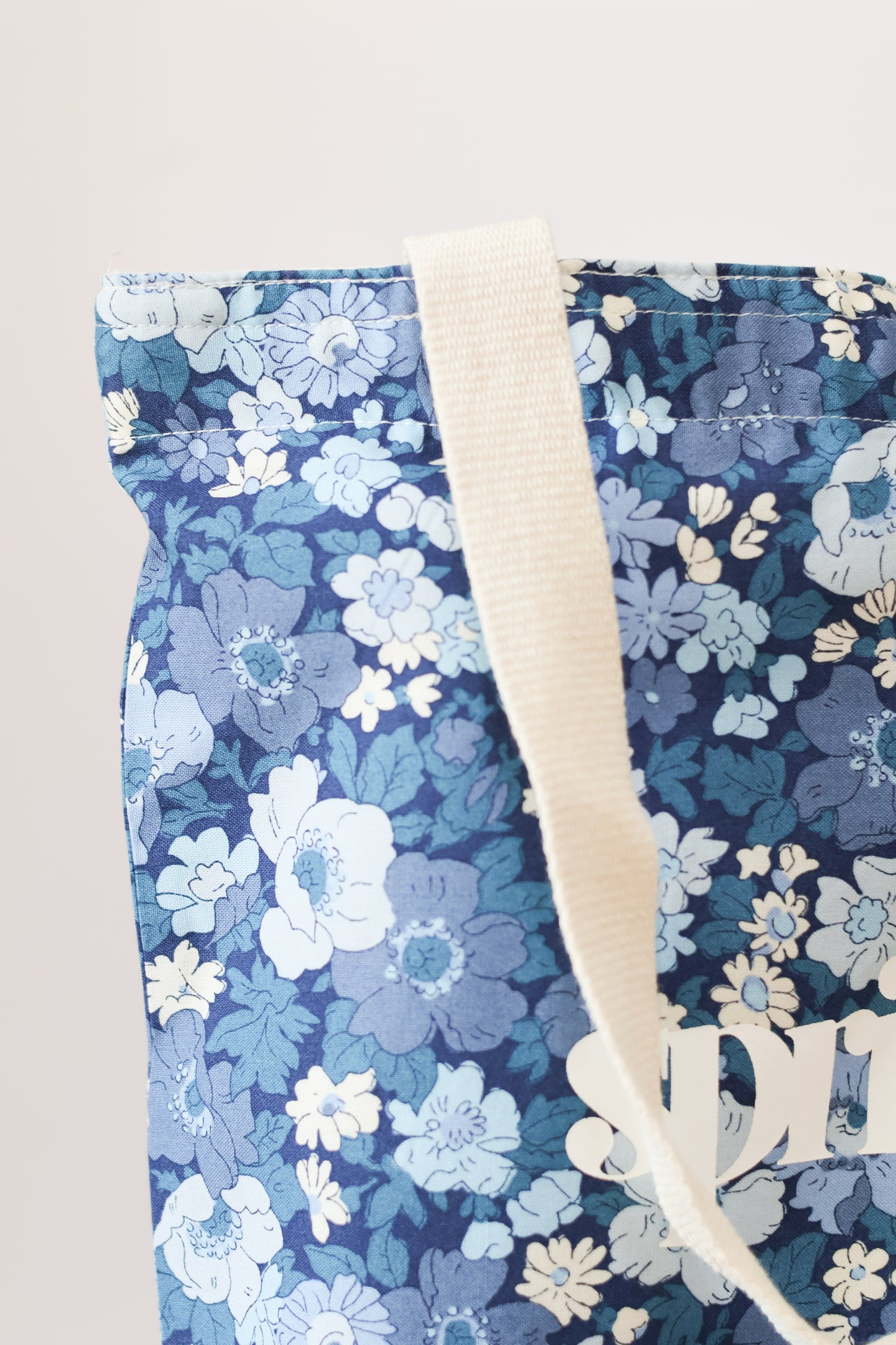 Spring tote