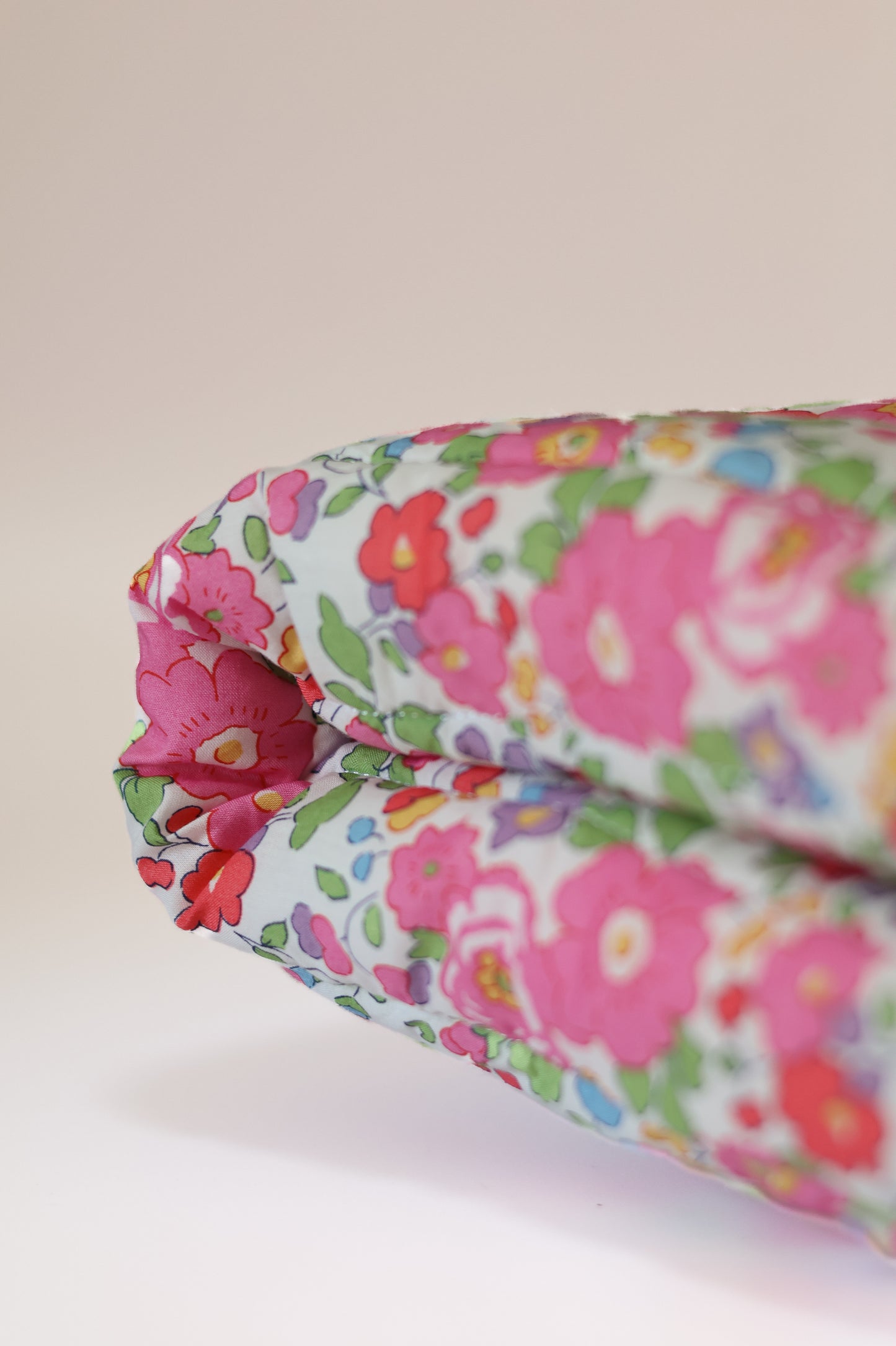 Single bed quilted throw