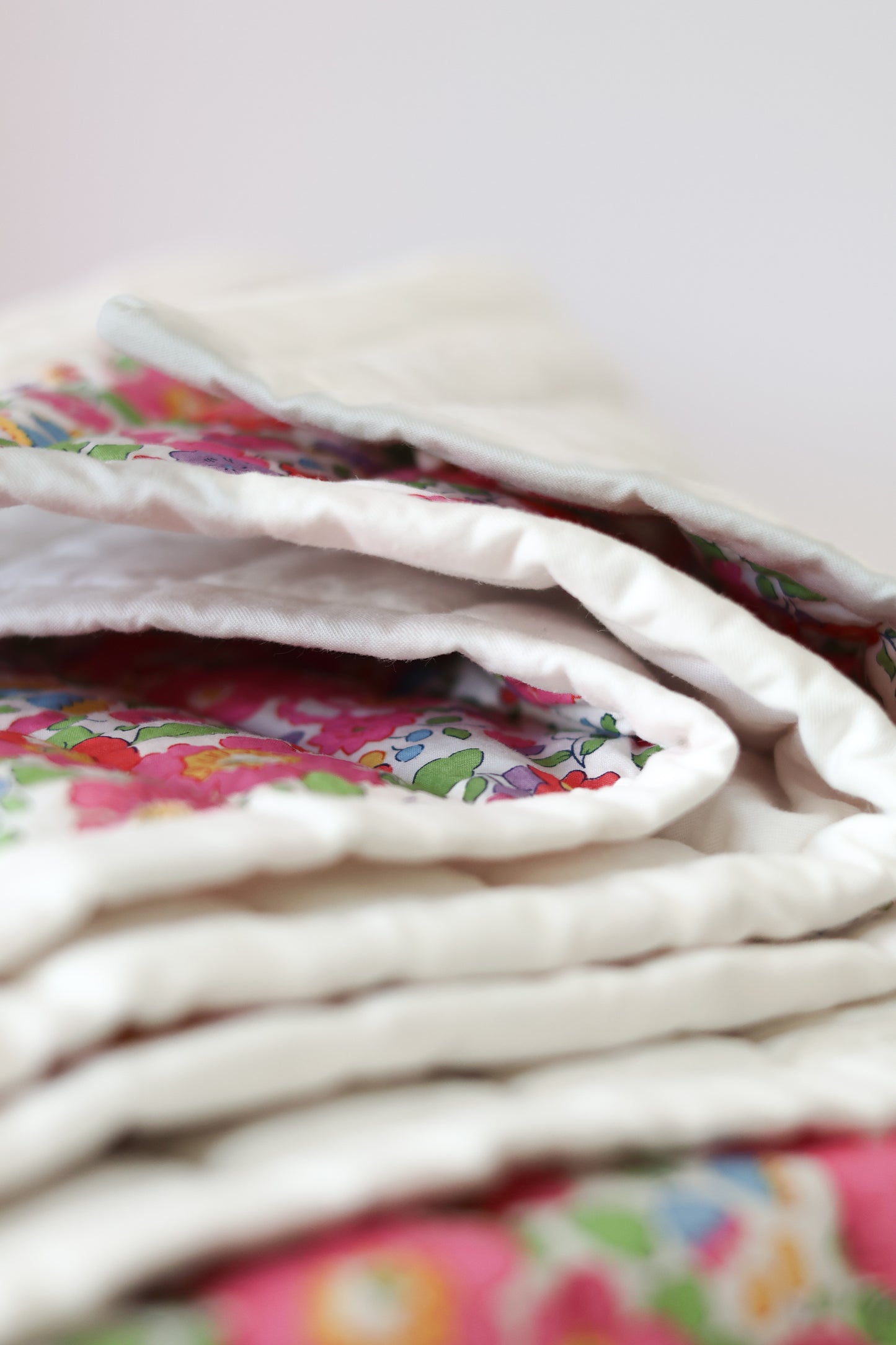Single bed quilted throw