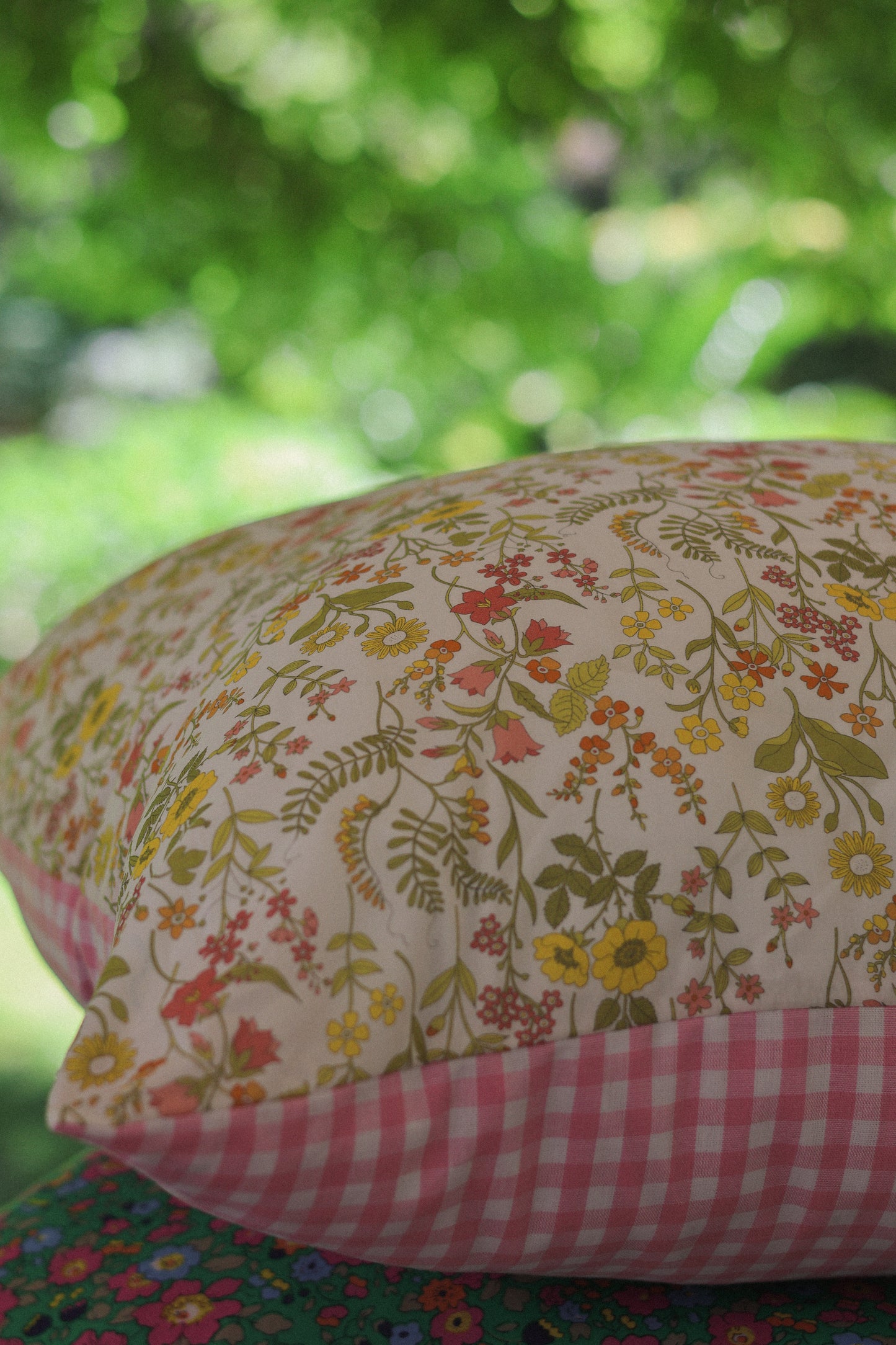 Continental scatter cushion